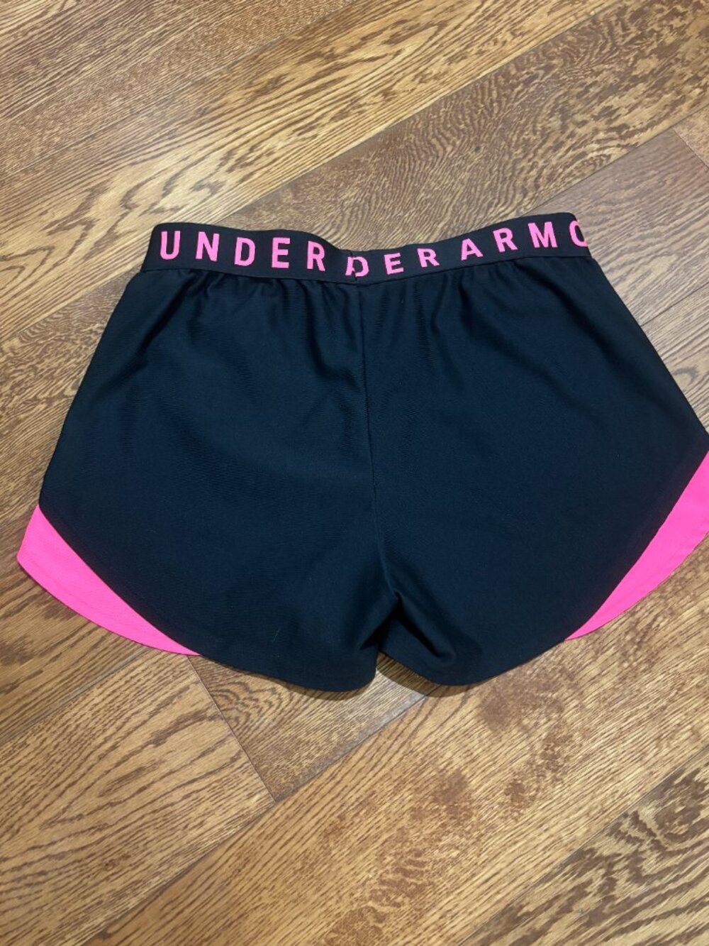 Under Armour Women Shorts-Small - Picture 2 of 3